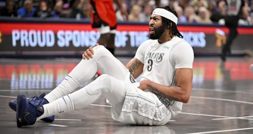 Infortunio all'adduttore per Anthony Davis dei Dallas Mavericks