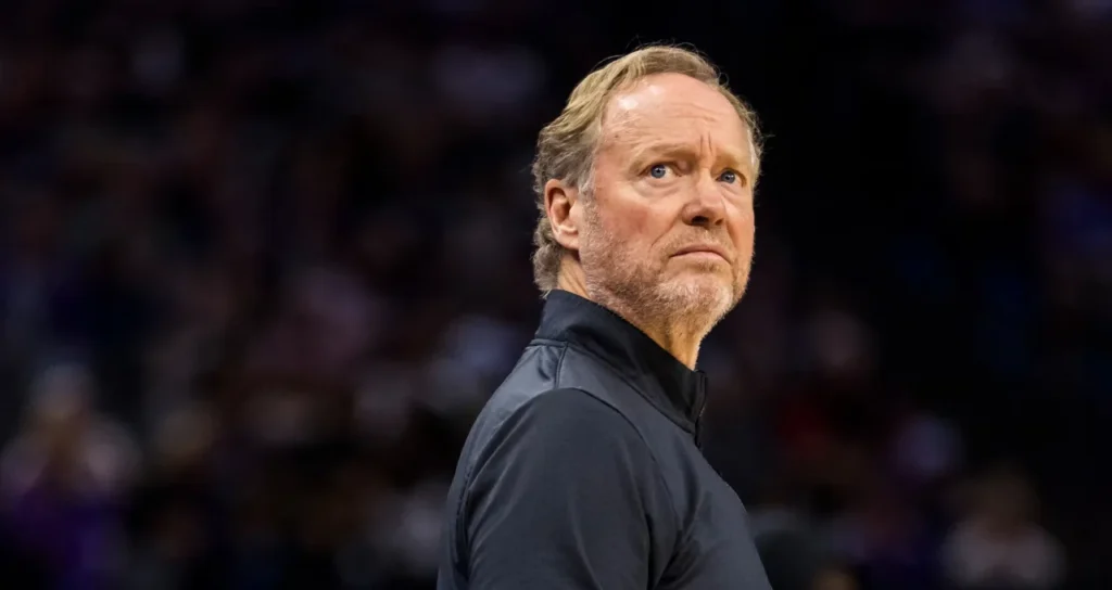 I Phoenix Suns licenziano Coach Mike Budenholzer