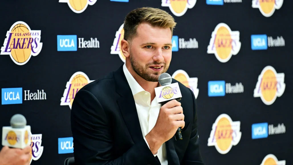 Luka Doncic rinnova con i Lakers per 3 anni